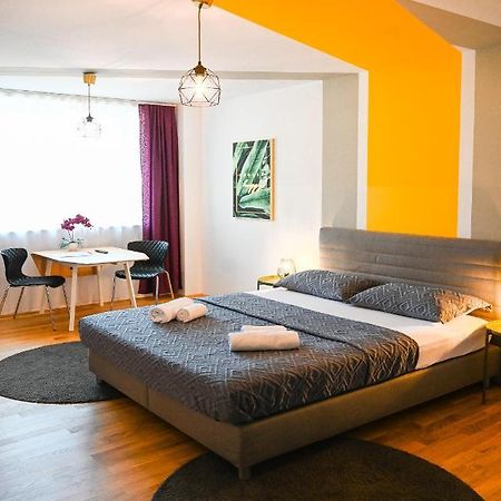 Backpacker Apartment Naschmarkt Wenen Buitenkant foto