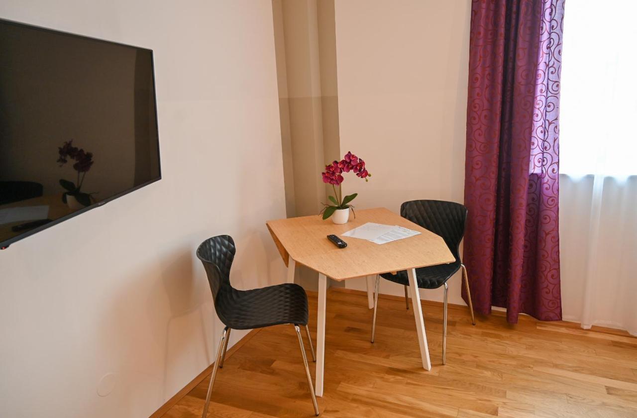 Backpacker Apartment Naschmarkt Wenen Buitenkant foto
