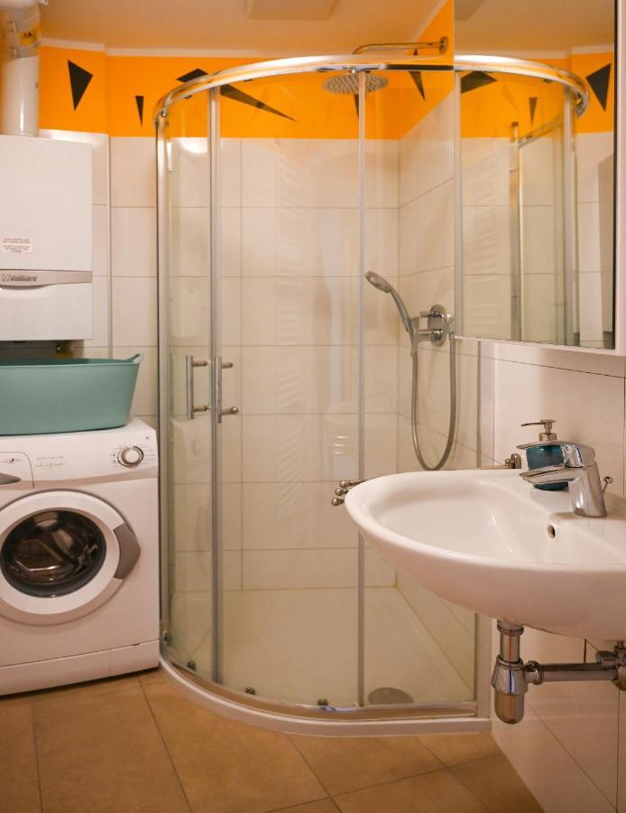 Backpacker Apartment Naschmarkt Wenen Buitenkant foto